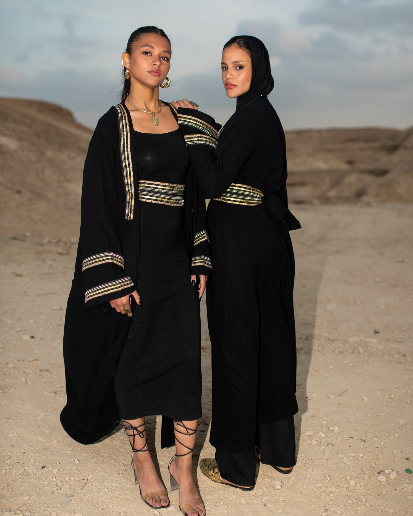 ZAHAB KAFTAN IN BLACK