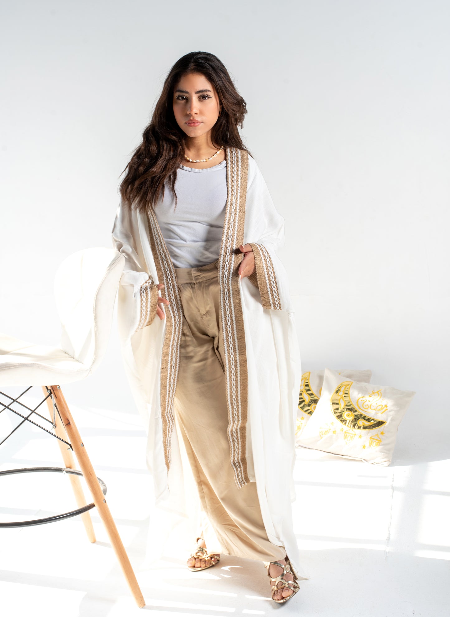 FLOWY KIMONO IN WITH WITH BEIGE ISH