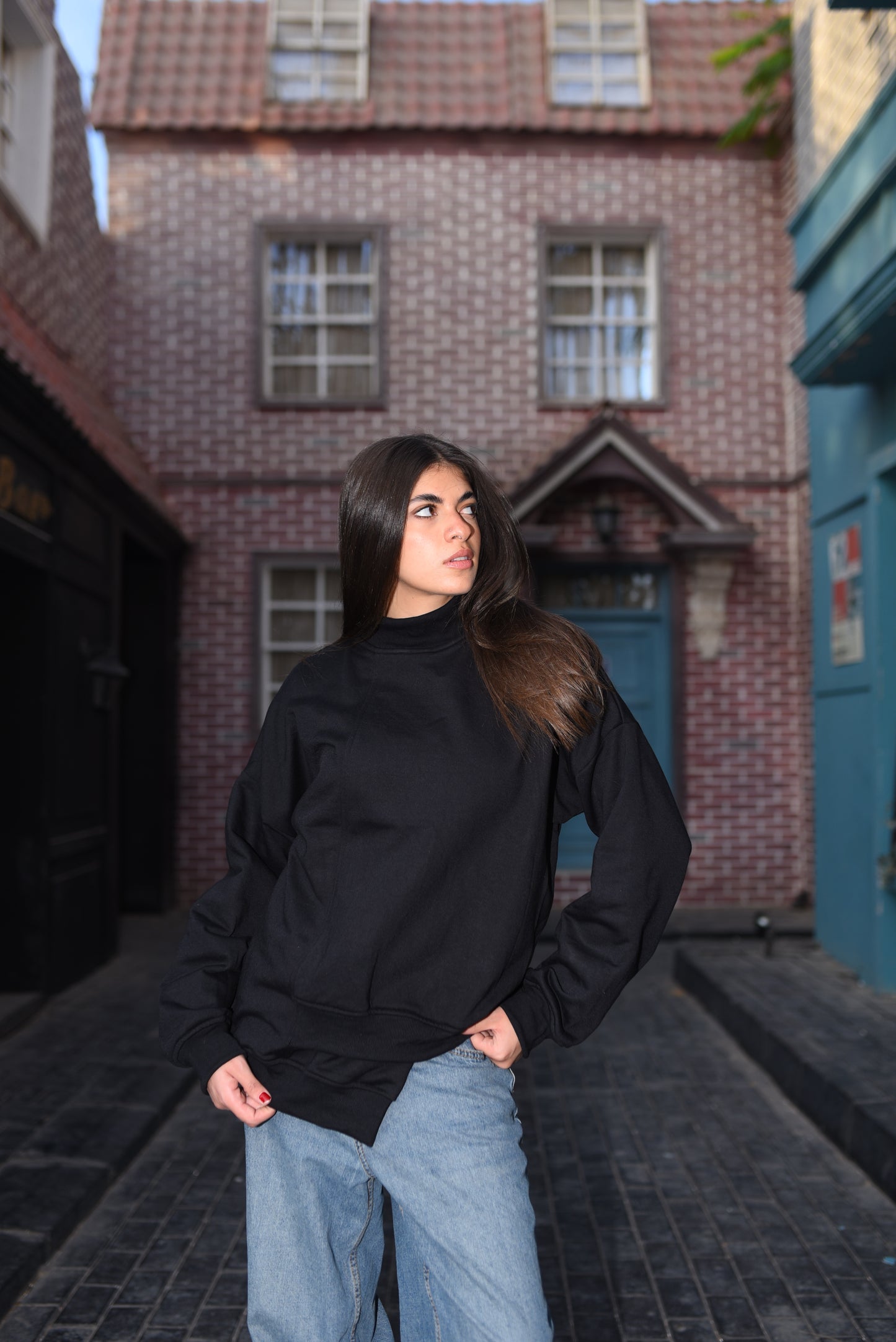 HIGH & LOW SWEATSHIRT IN BLACK