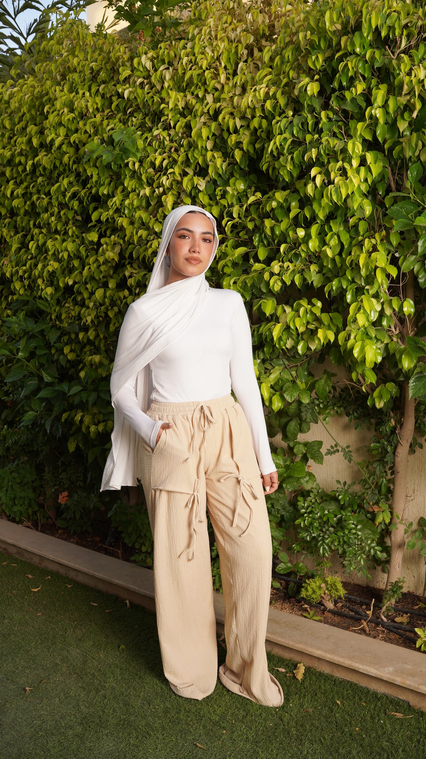 LARGE POCKET PANTS IN BEIGE