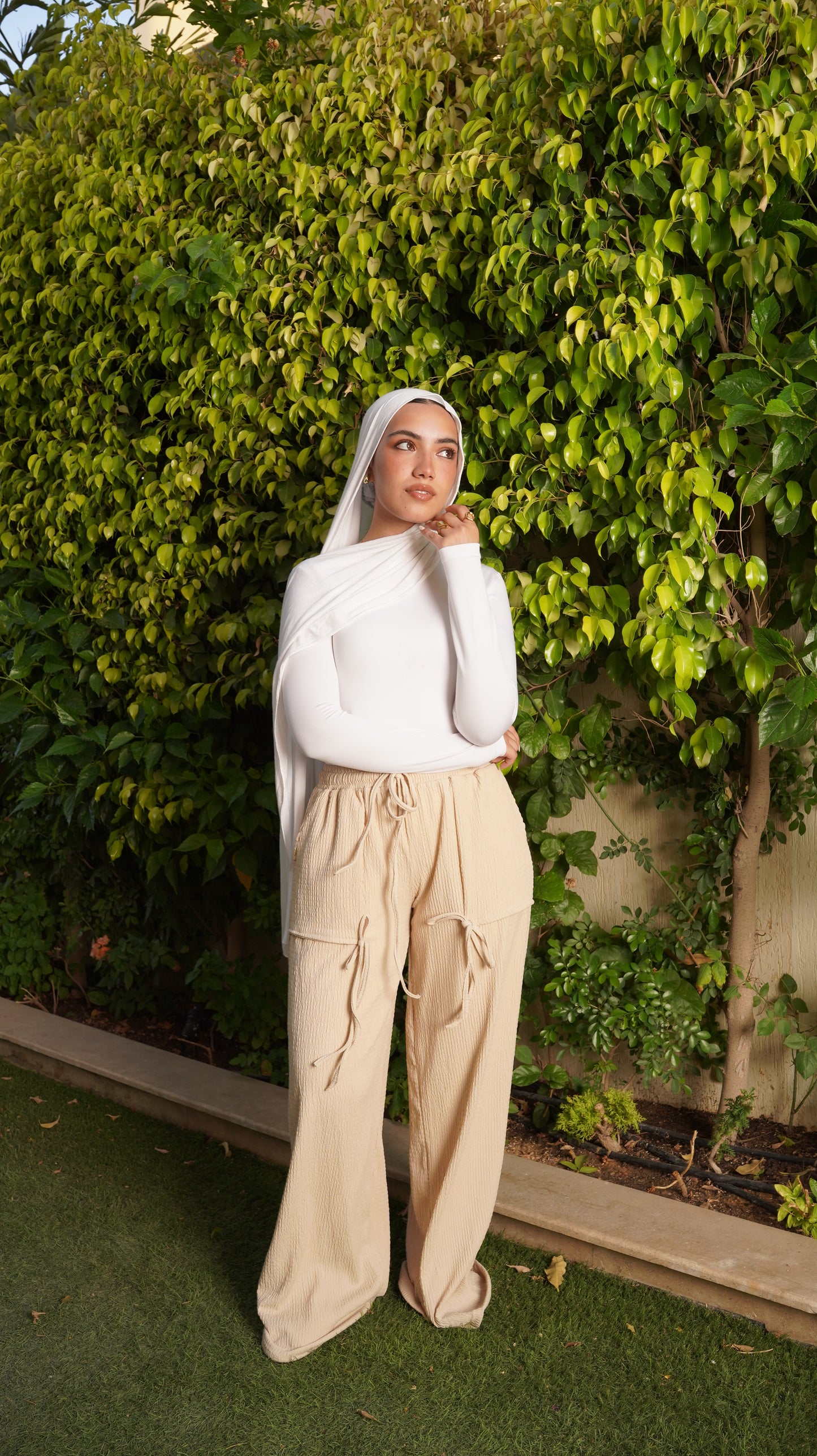 LARGE POCKET PANTS IN BEIGE